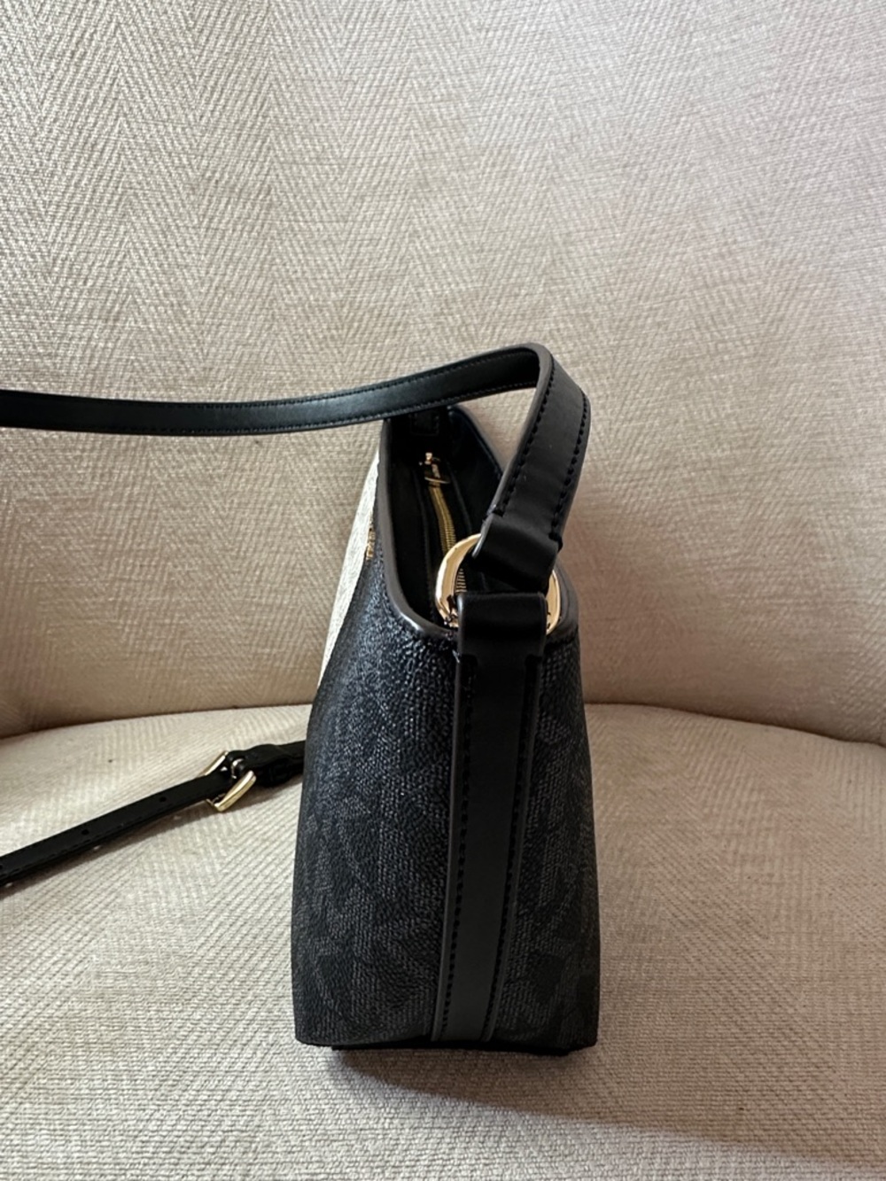 Michael Kors Black and Cream Signature Two-Tone Crossbody NWOT - Picture 6 of 10